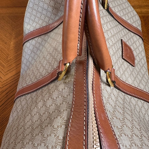 Celine Macadam Triomphe Travel bag/duffle EUC
C.O.A. included - Picture 3 of 15
